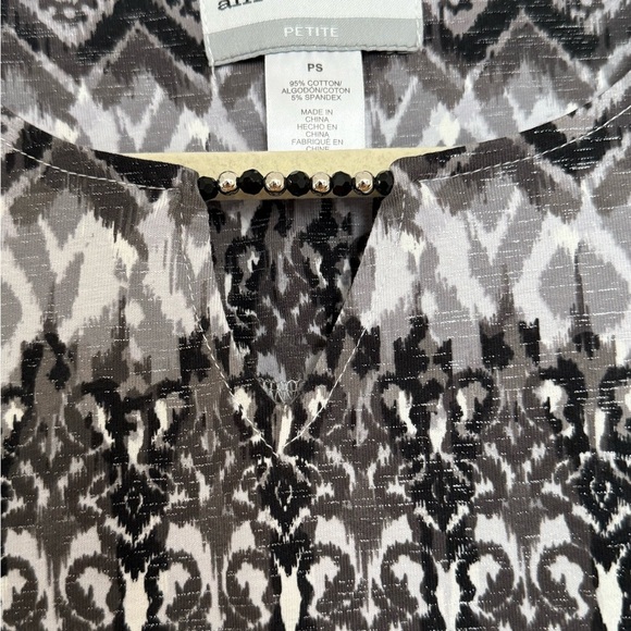 Alfred Dunner Women's Black and Gray Patterned Top - Picture 2 of 3